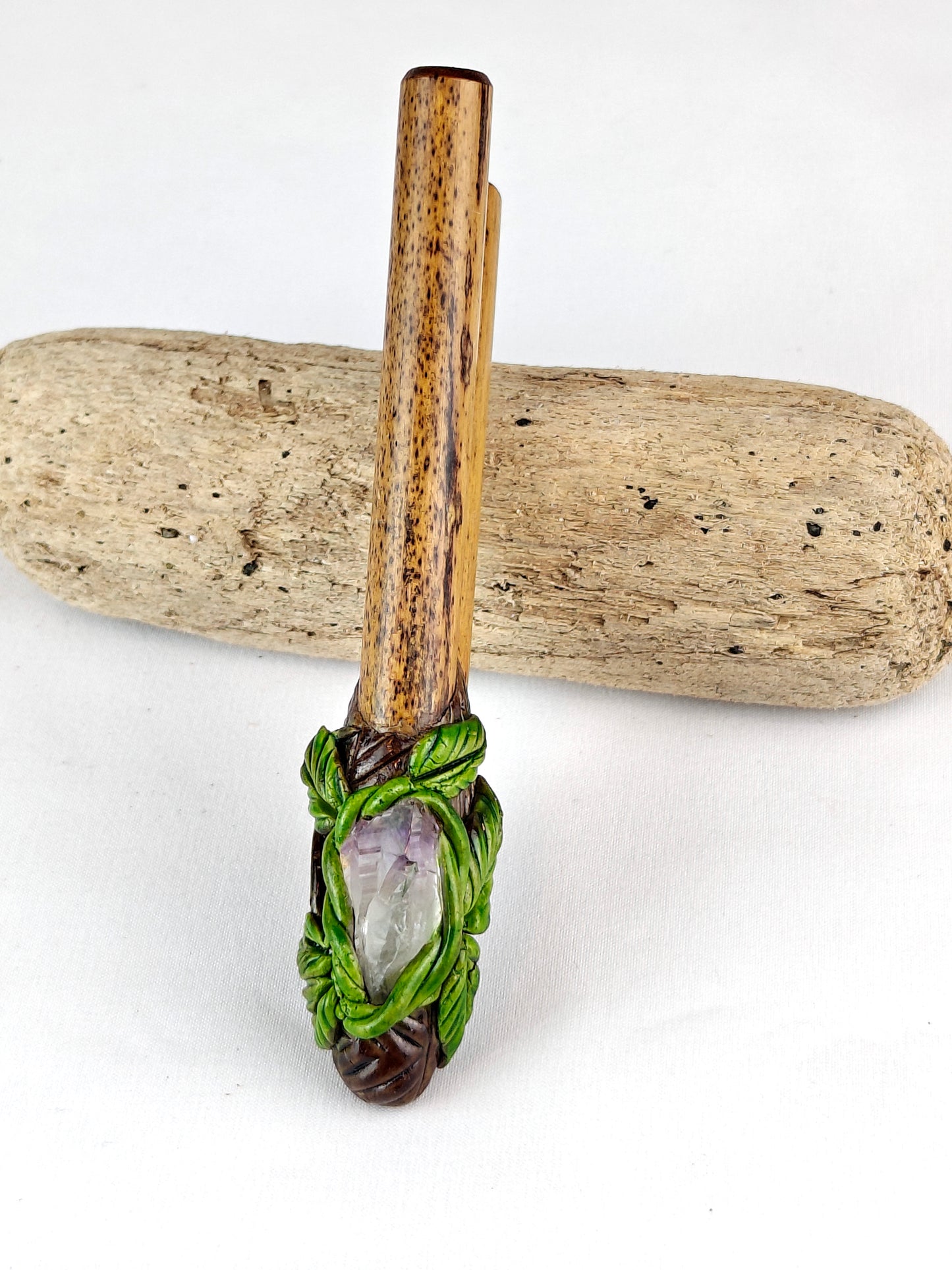 Kuripe Ayahuasca with Amethyst